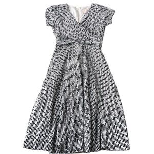 Gal Meets Glam Carson Dress